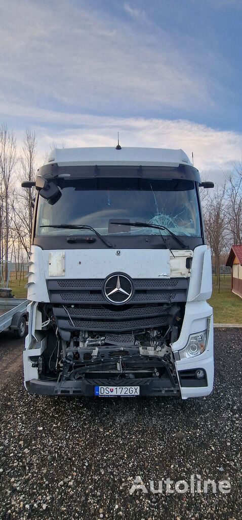 Buy damaged Mercedes Benz Actros 1848 truck tractor Slovakia Dunajská