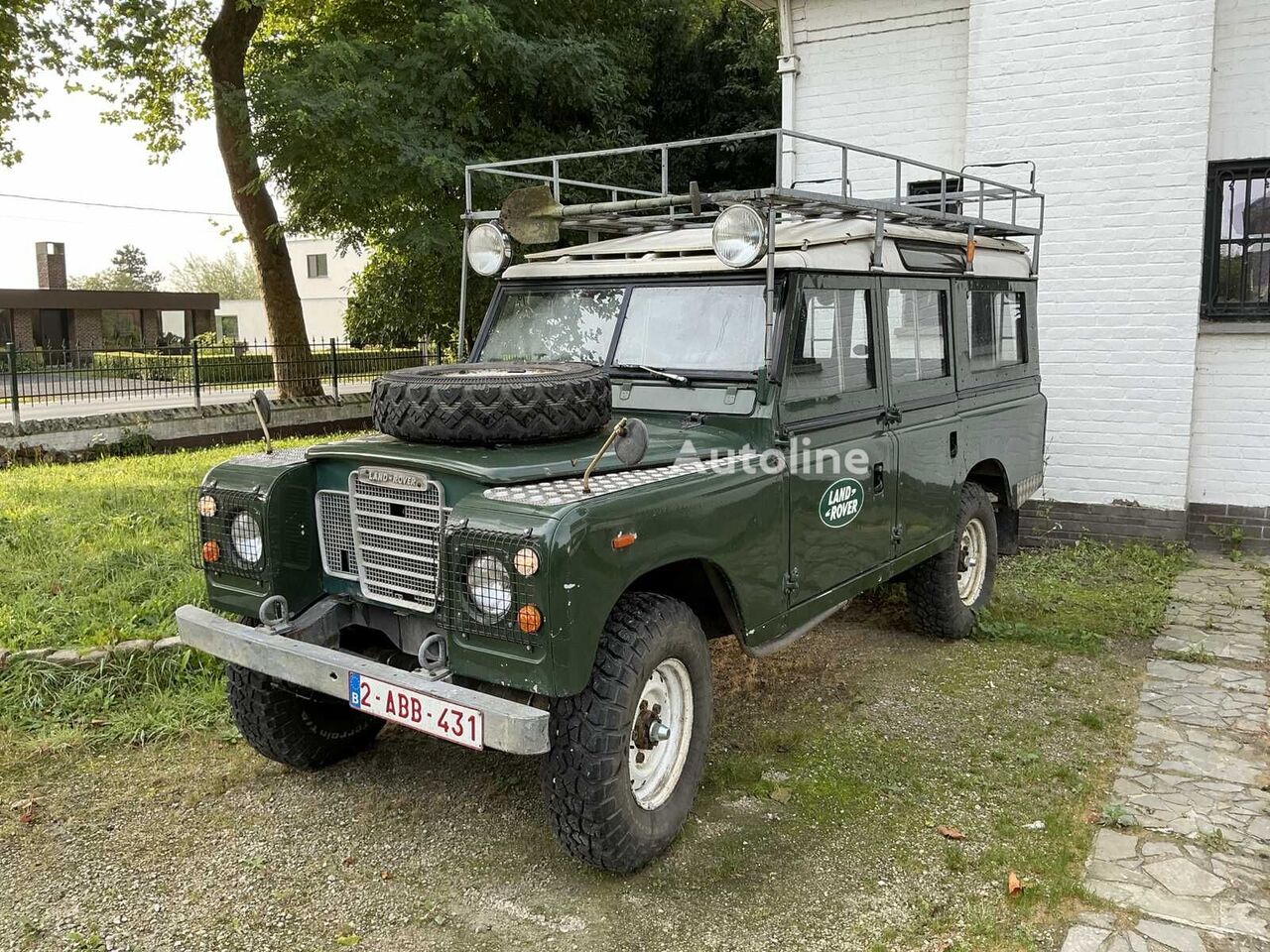 Land Rover Defender 109 SUV