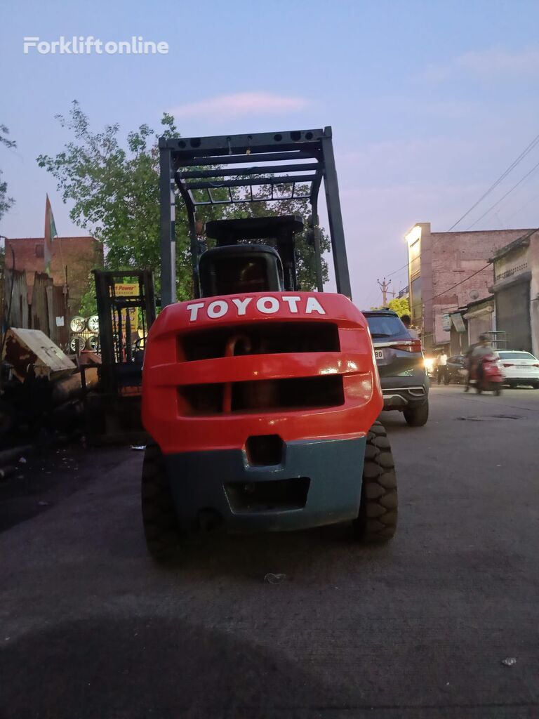 chariot élévateur articulé Toyota FD30 neuf