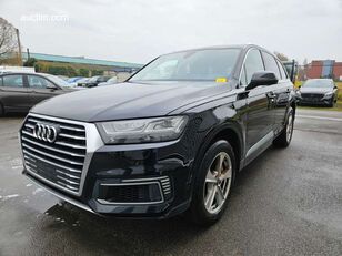 Audi Q7 E-Tron SUV