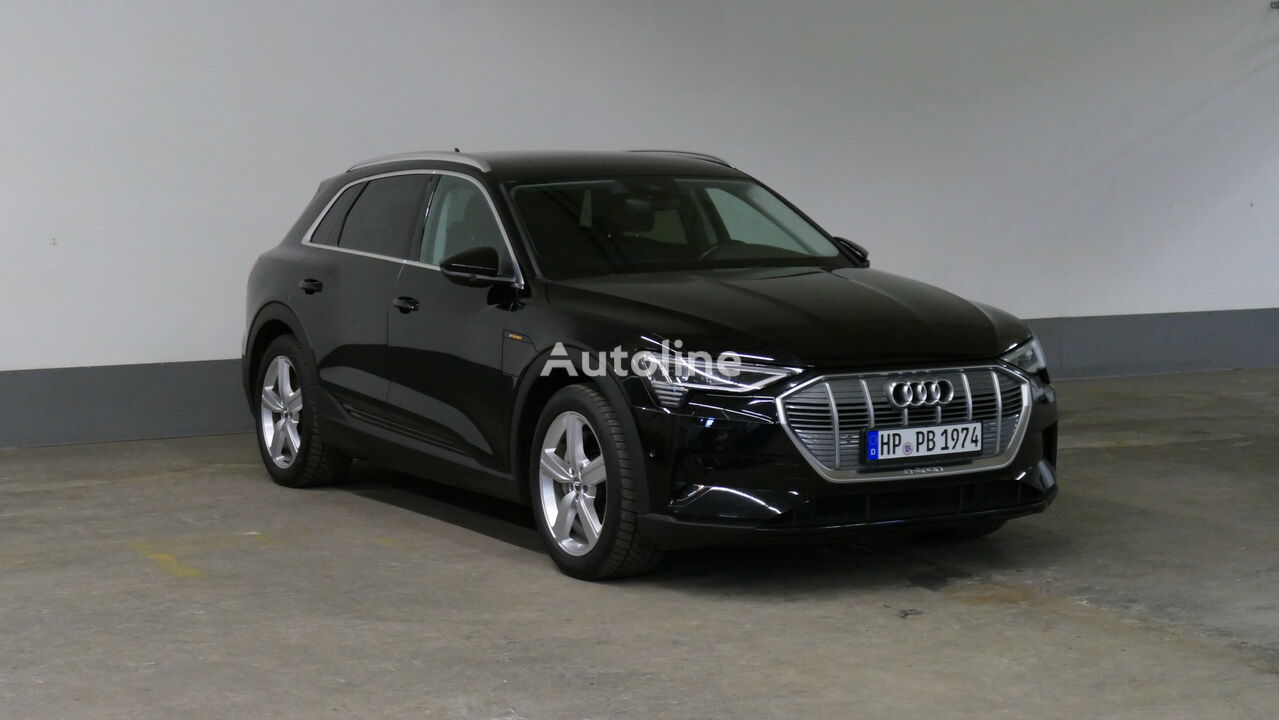 fuoristrada Audi e-tron 55 quattro