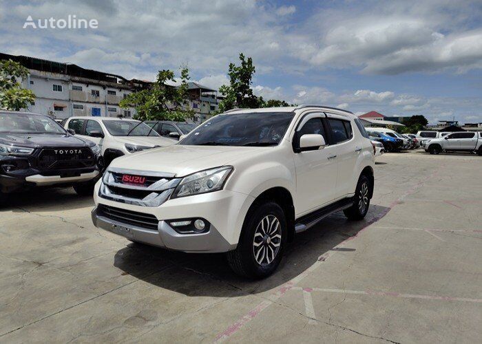 运动型多用途汽车 (SUV) Isuzu MU