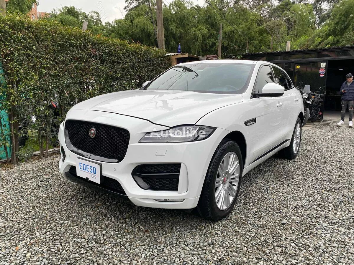 внедорожник Jaguar F-PACE