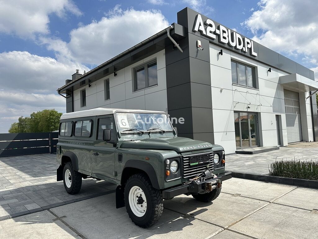 سيارة رياضية متعددة الأغراض Land Rover Defender