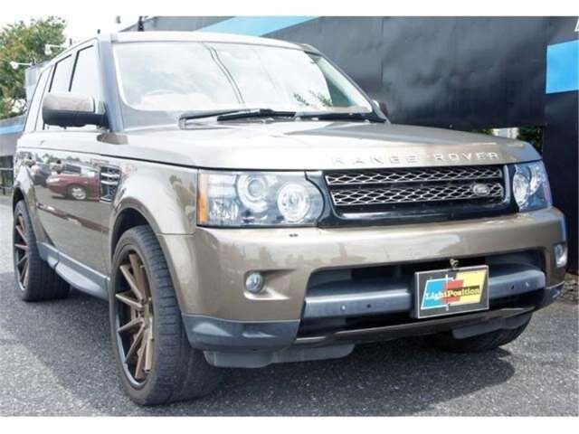 سيارة رياضية متعددة الأغراض Land Rover RANGE ROVER