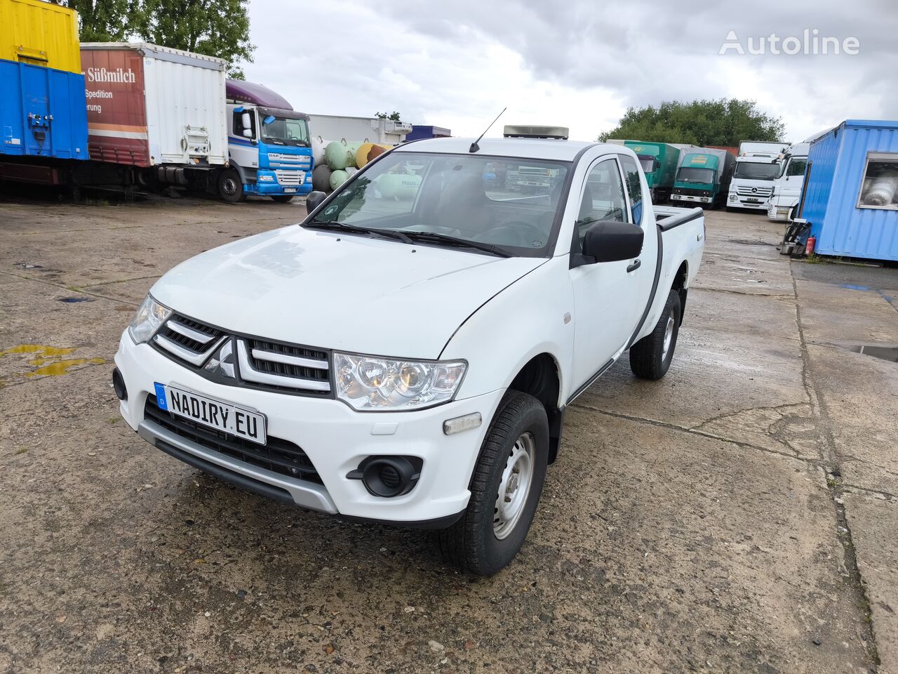 SUV Mitsubishi L200  Pickup+Geländewagen 4x4 schaltung