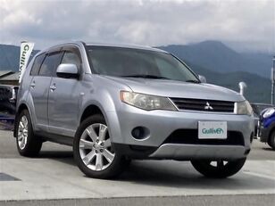 SUV Mitsubishi OUTLANDER