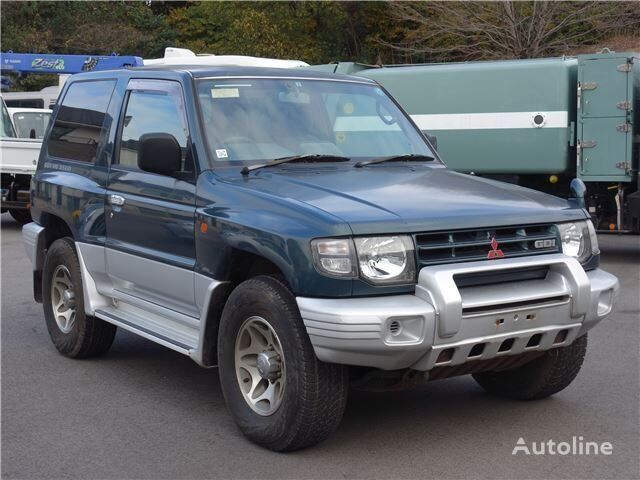 позашляховик Mitsubishi PAJERO