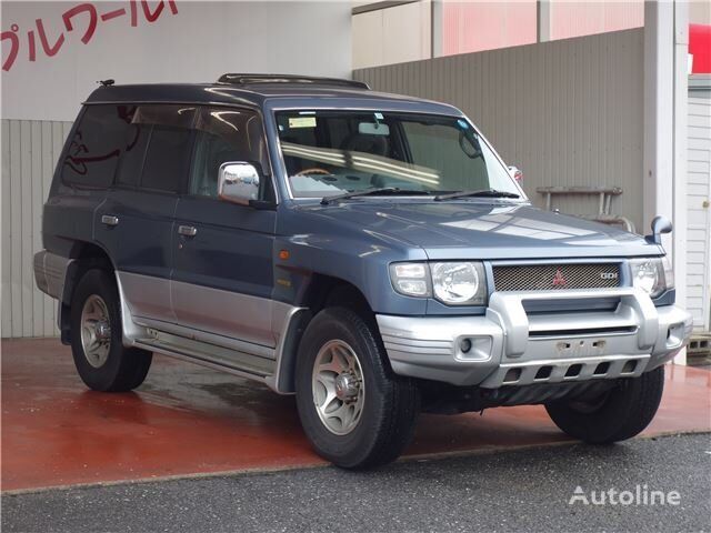 سيارة رياضية متعددة الأغراض Mitsubishi PAJERO