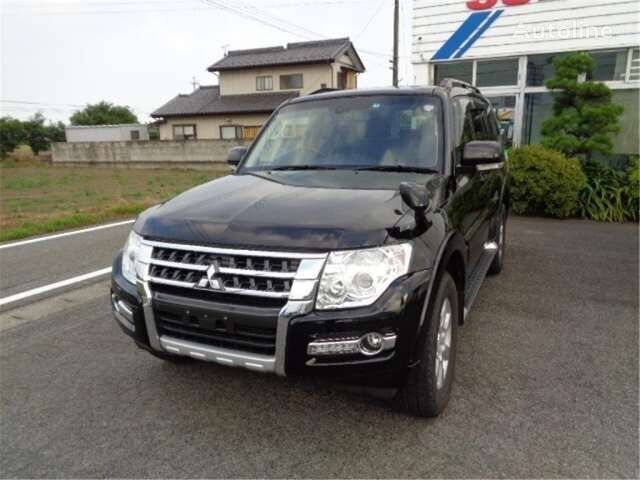 внедорожник Mitsubishi PAJERO