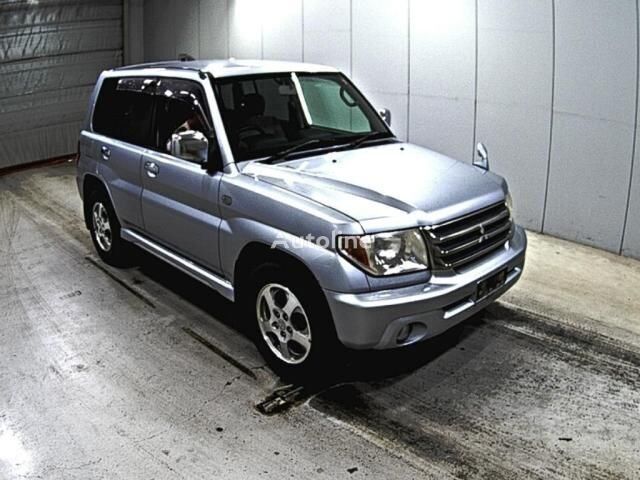 سيارة رياضية متعددة الأغراض Mitsubishi PAJERO