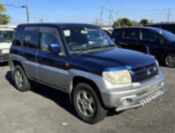 Mitsubishi PAJERO IO SUV