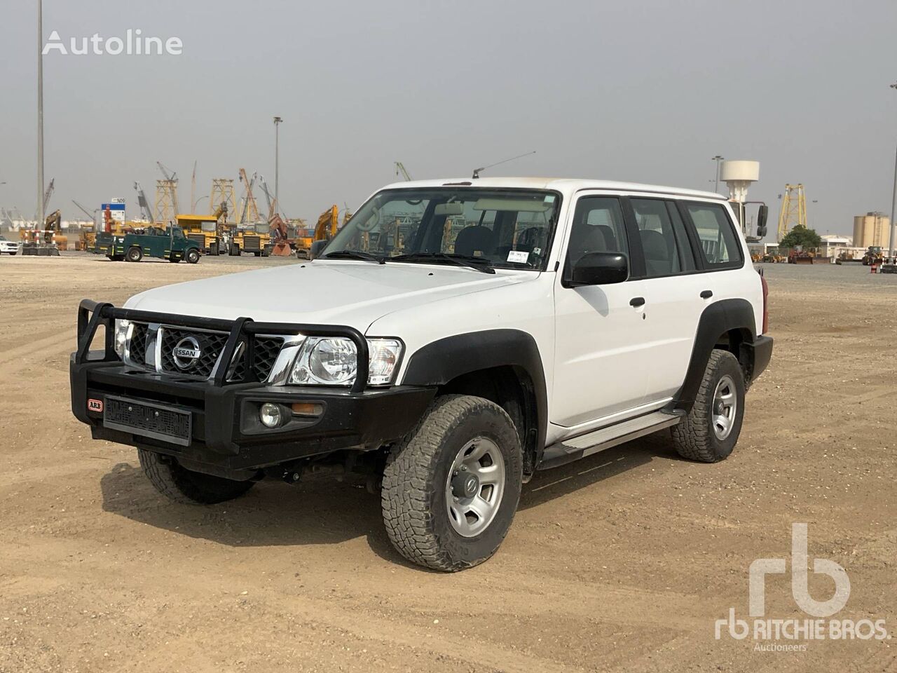 سيارة رياضية متعددة الأغراض Nissan PATROL 4x4