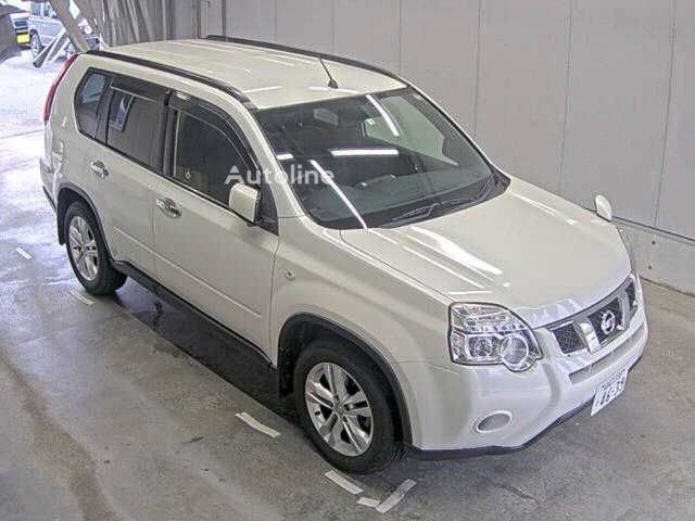 джип Nissan X-TRAIL