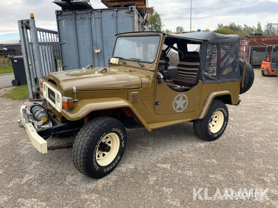 внедорожник Toyota FJ 40