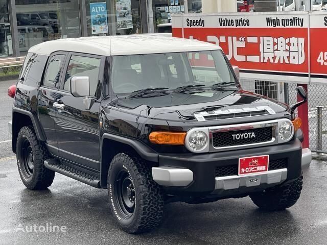 внедорожник Toyota FJ CRUISER