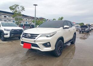 Toyota FORTUNER SUV