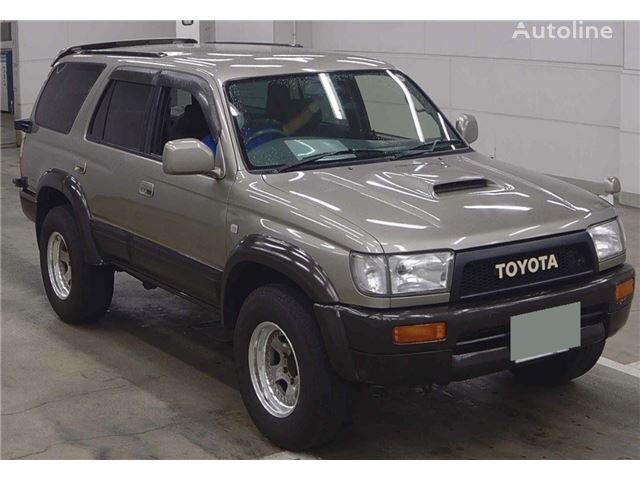 سيارة رياضية متعددة الأغراض Toyota HILUX SURF