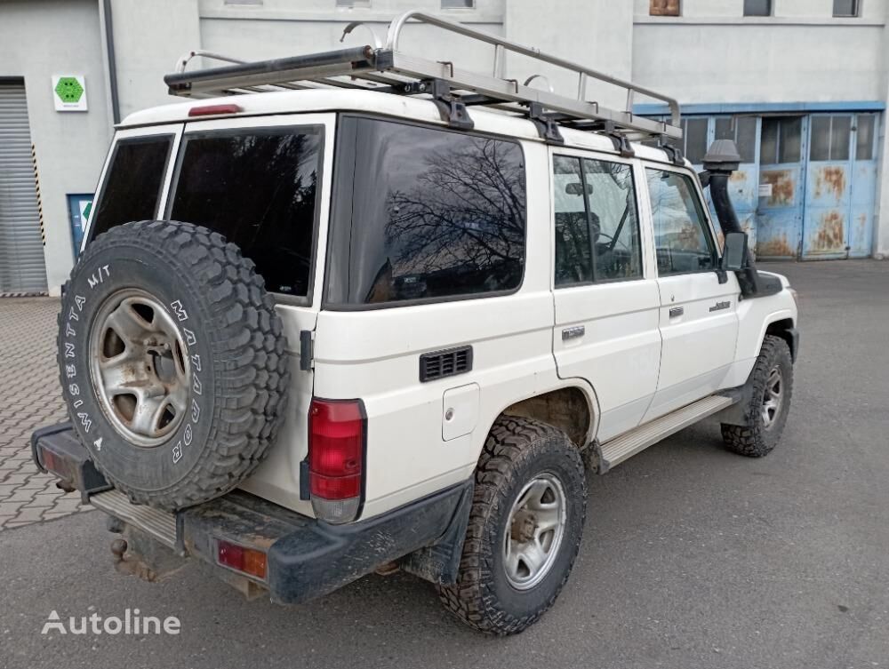 внедорожник Toyota HZJ 5 místná