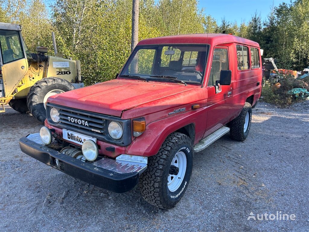 Toyota LAND CRUISER SUV