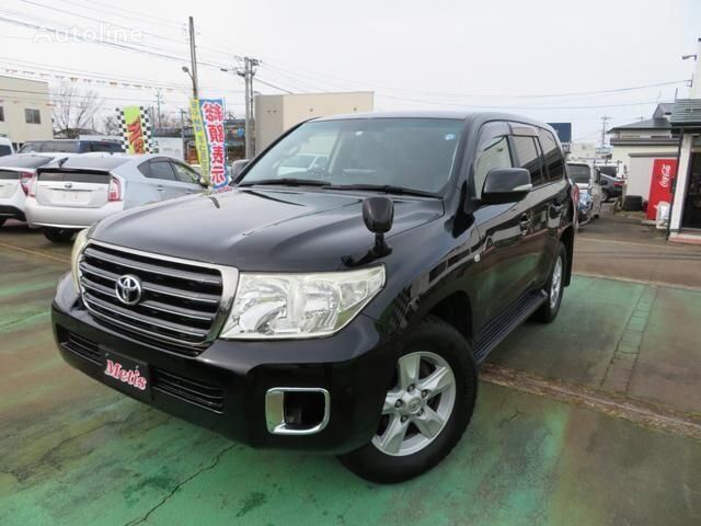 سيارة رياضية متعددة الأغراض Toyota LAND CRUISER 200