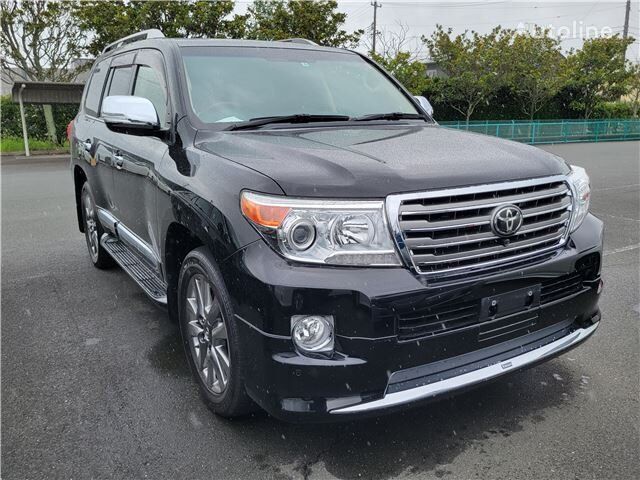 Toyota LAND CRUISER 200 SUV