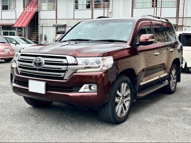 سيارة رياضية متعددة الأغراض Toyota LAND CRUISER 200