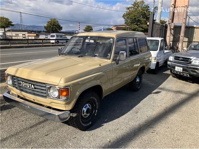 позашляховик Toyota LAND CRUISER 60