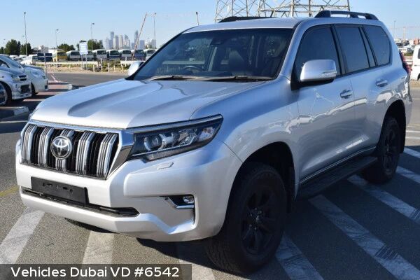 سيارة رياضية متعددة الأغراض Toyota LAND CRUISER PRADO