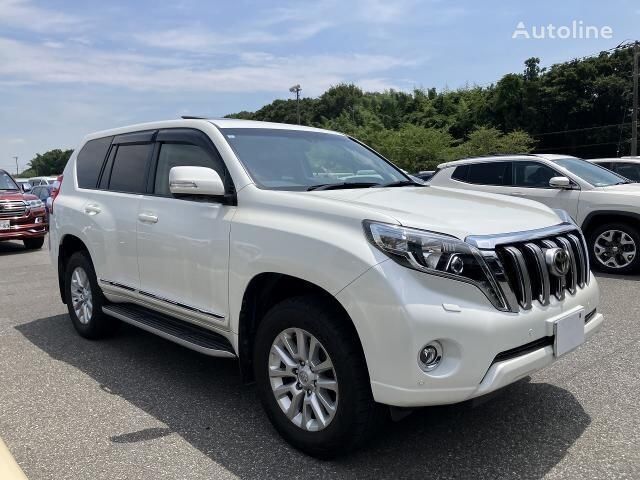 سيارة رياضية متعددة الأغراض Toyota LAND CRUISER PRADO