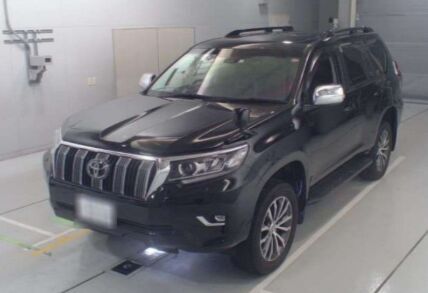 سيارة رياضية متعددة الأغراض Toyota LAND CRUISER PRADO