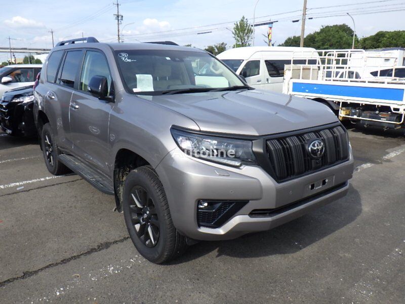 سيارة رياضية متعددة الأغراض Toyota LAND CRUISER PRADO