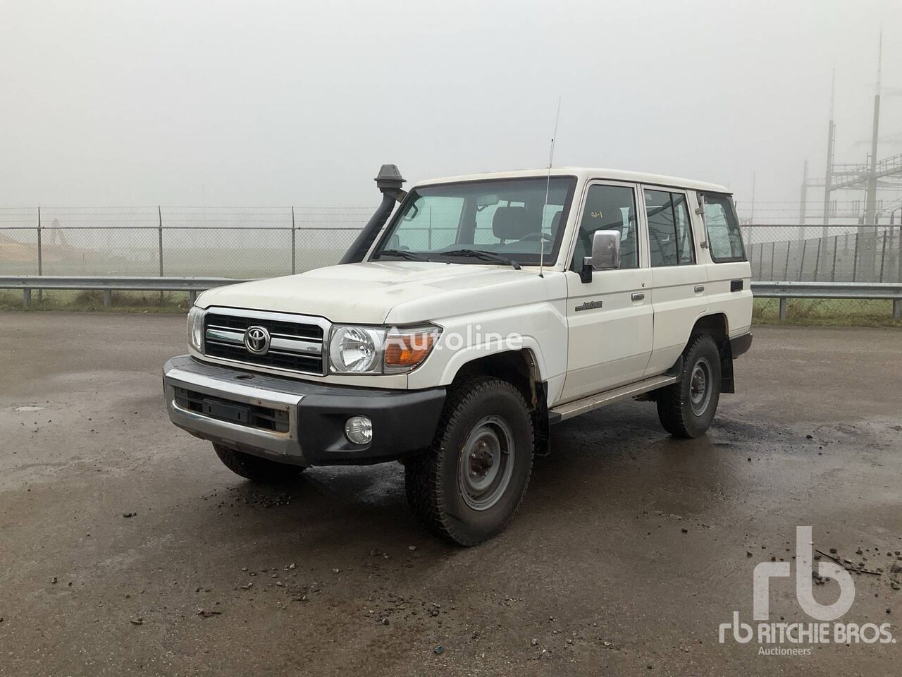 Toyota LANDCRUISER 4WD HZJ76 SUV