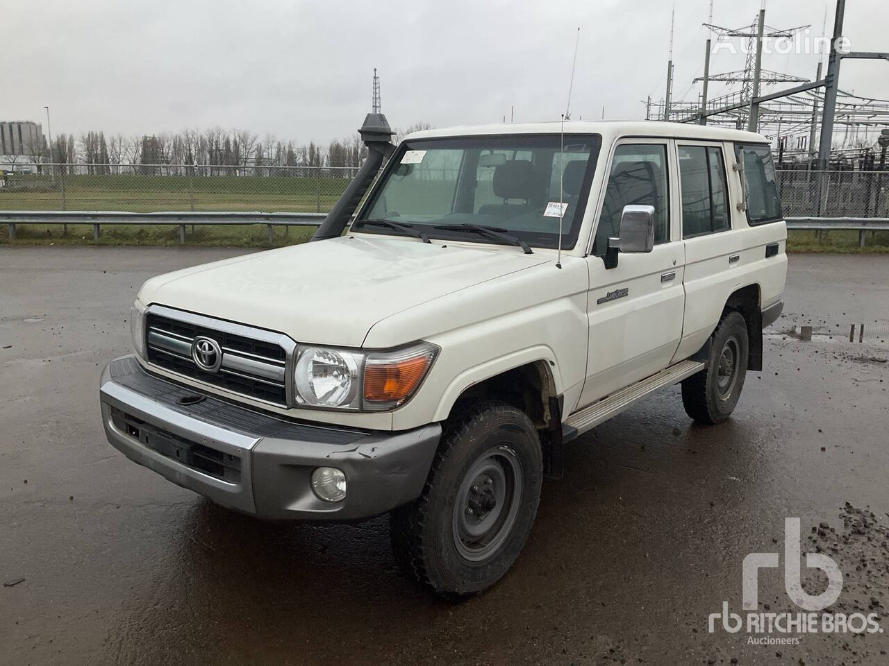 внедорожник Toyota LANDCRUISER HZJ76 4WD