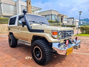 Toyota Land Cruiser kaupunkimaasturi