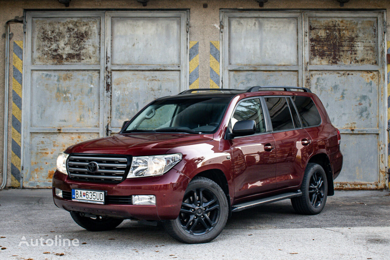 внедорожник Toyota Land Cruiser 4.5 D-4D V8