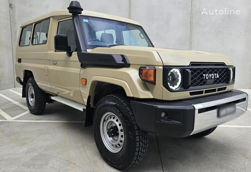 Toyota Land Cruiser GXL Troopcarrier Wagon SUV