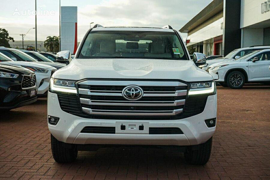 new Toyota Landcruiser Sahara 7 Seater  SUV