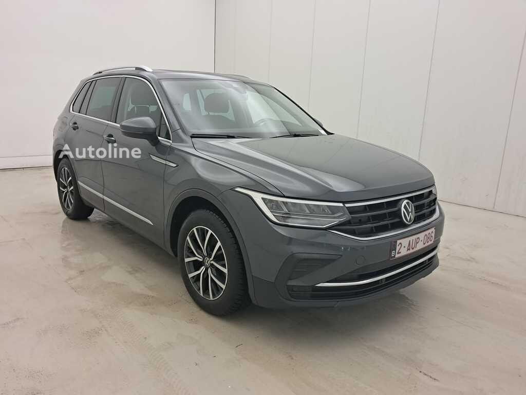 внедорожник Volkswagen Tiguan 1.5TSi Aut. / Pano / PDC / Navi / LED / 