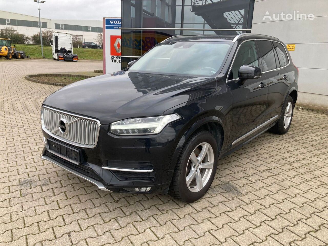 سيارة رياضية متعددة الأغراض Volvo XC 90 D5