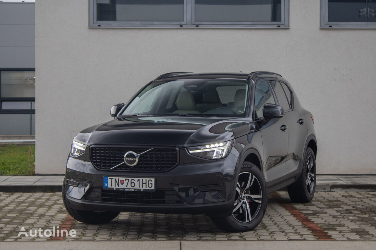 SUV Volvo XC40 B3 AT7 PLUS Dark 163hp