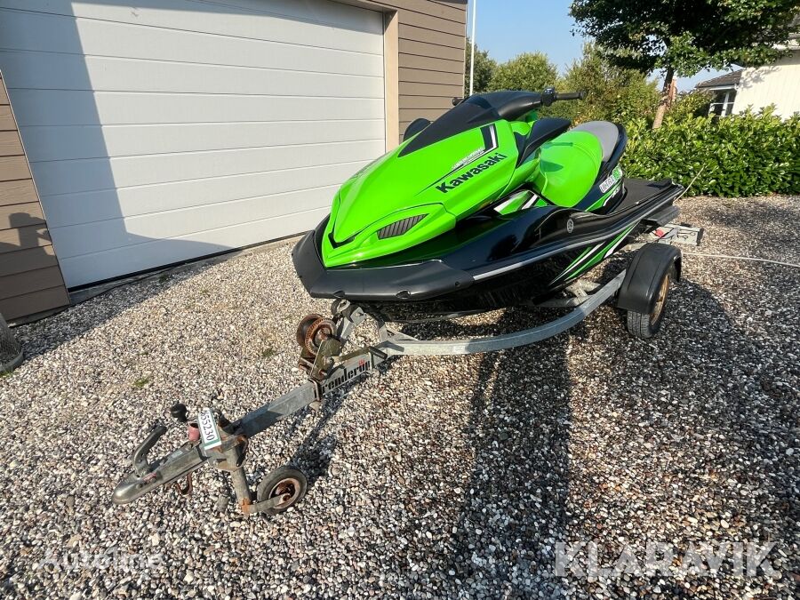 Kawasaki Ultra 300X boat