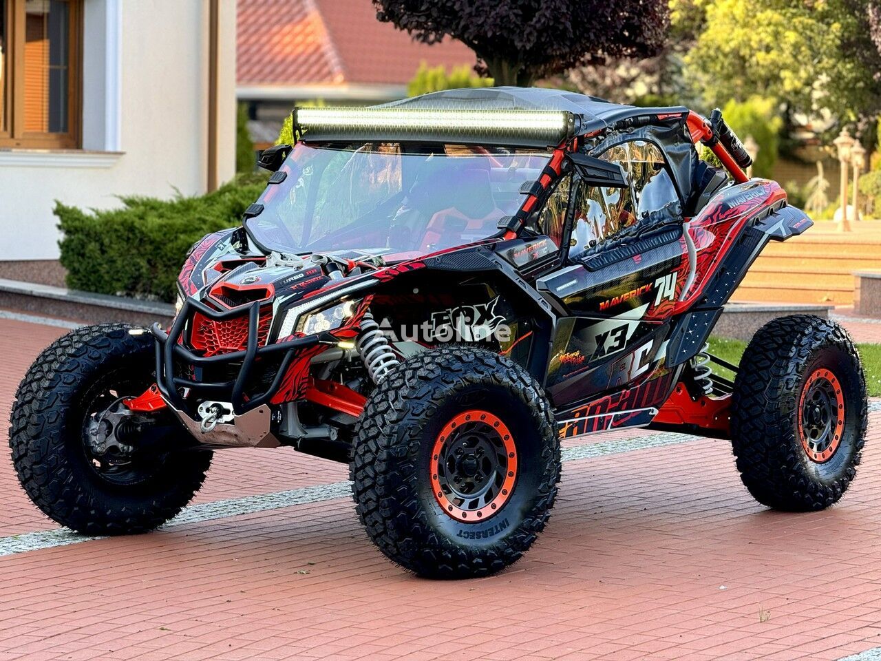 عربة صغيرة Can-Am Maverick X3 XRC TURBO RR