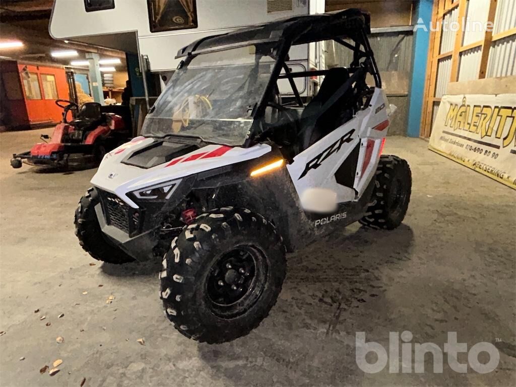 Polaris RZR 200 buggy