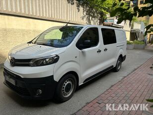 Toyota Proace combi van