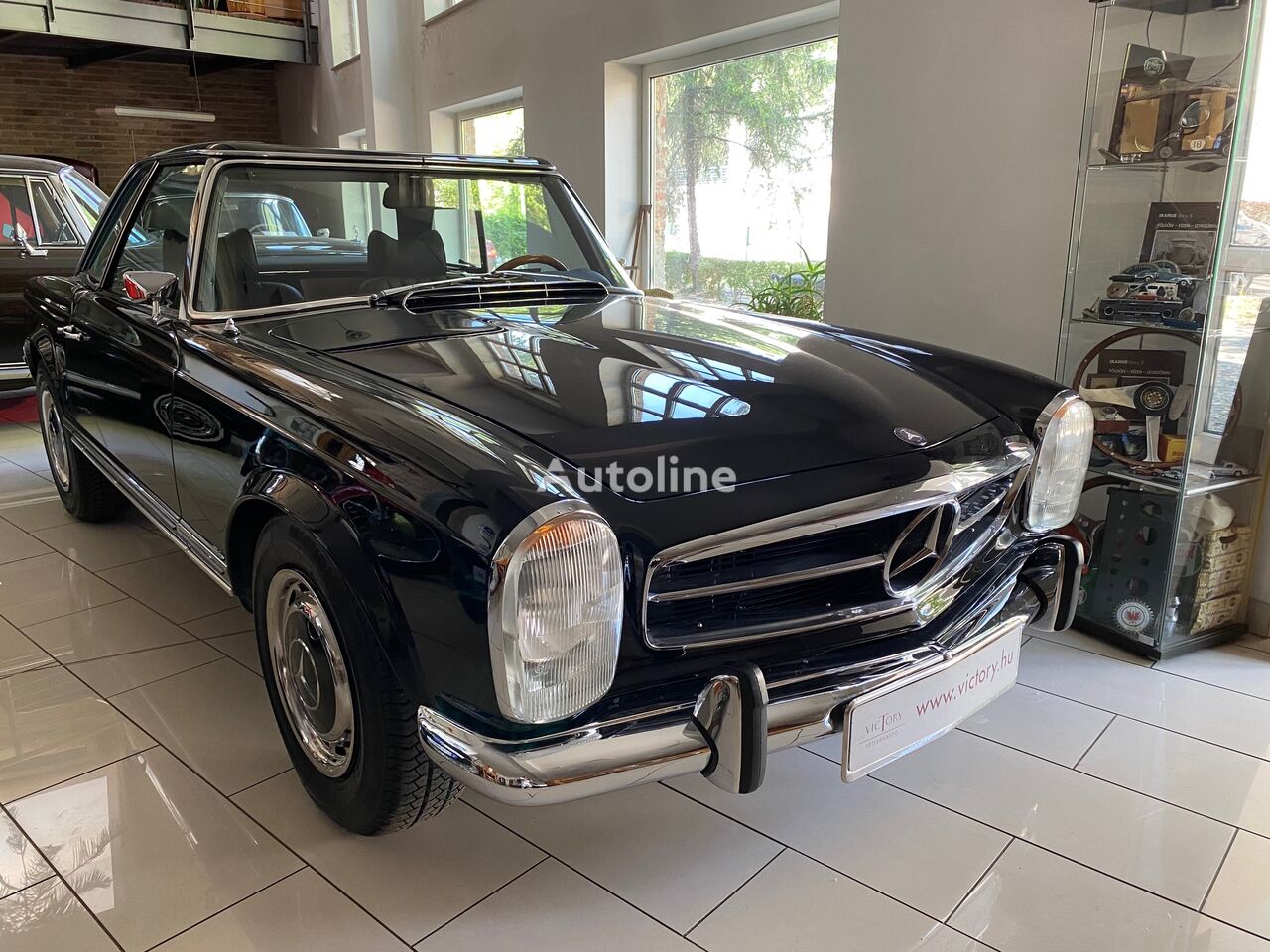 Mercedes-Benz W113 280SL "Pagoda" kabriolets