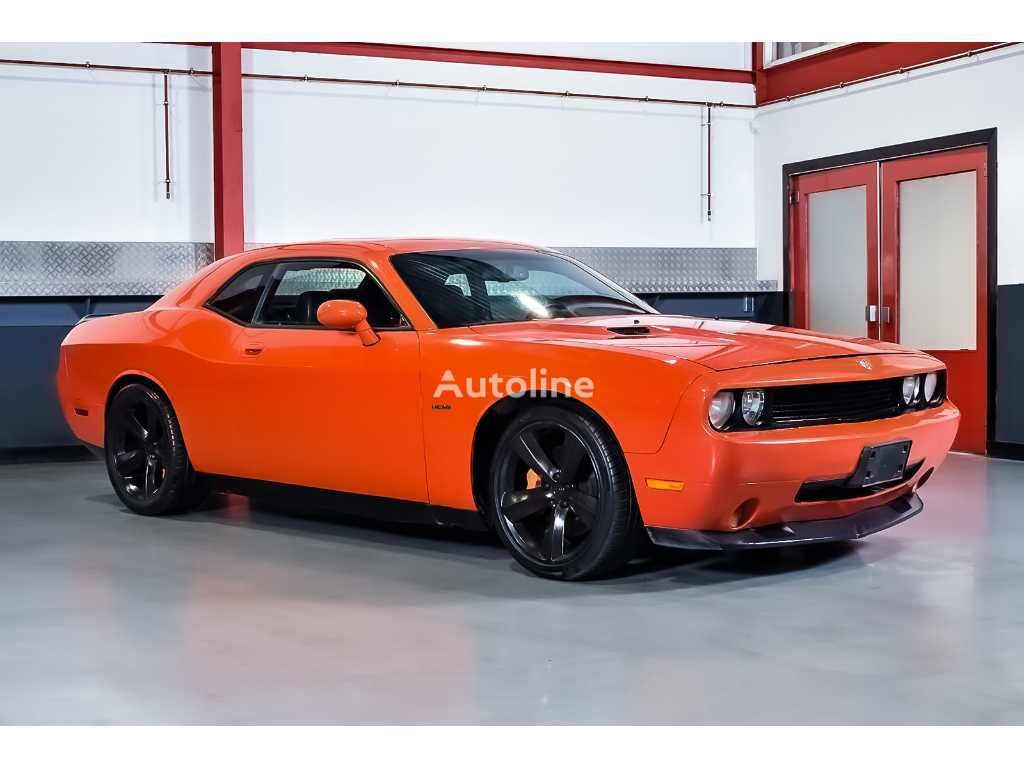 купе Dodge Challenger SRT8