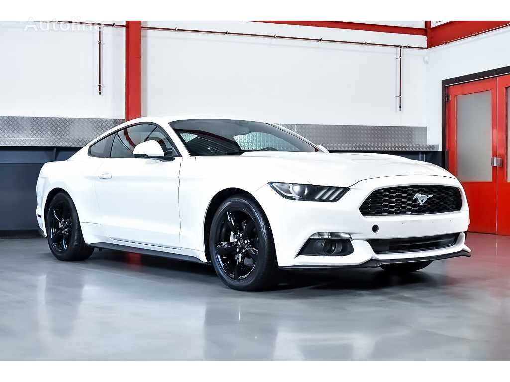 купе Ford Mustang Coupe 3,7L V6