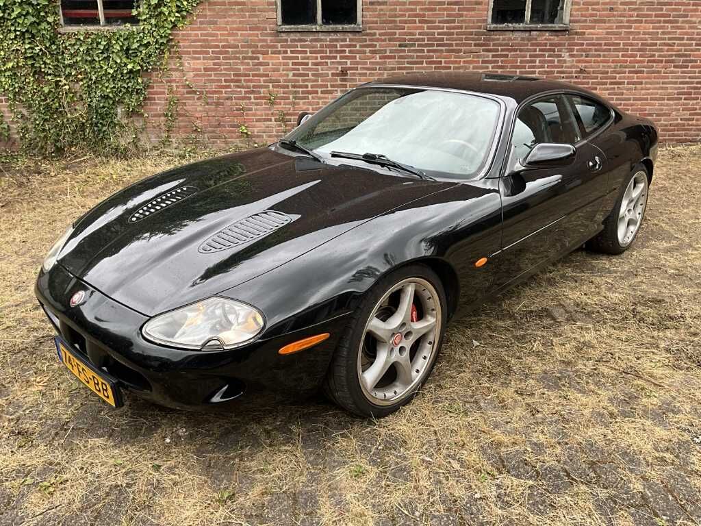 Jaguar XKR coupe