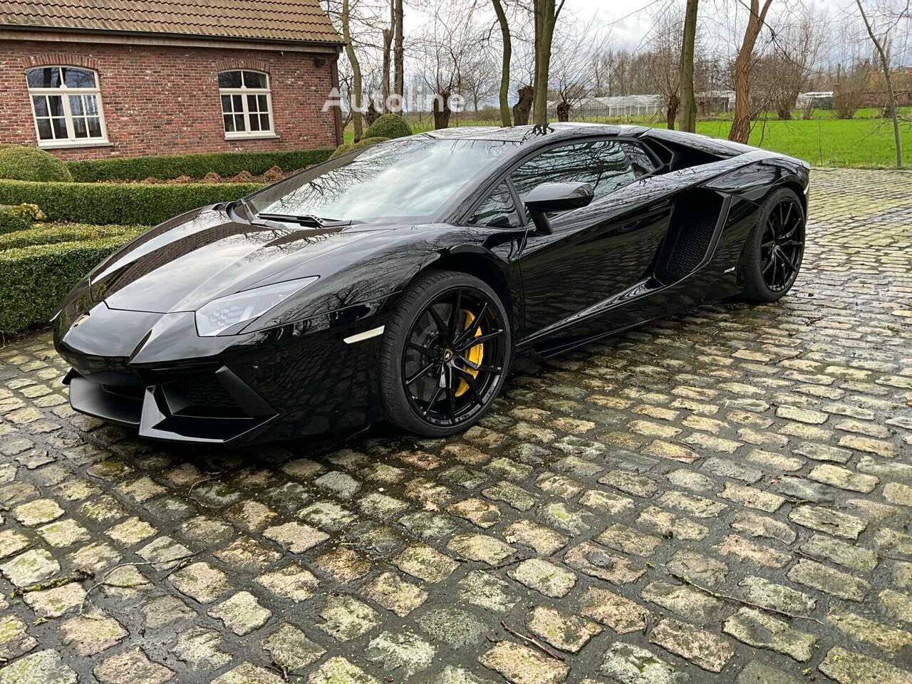 Lamborghini Aventador coupe